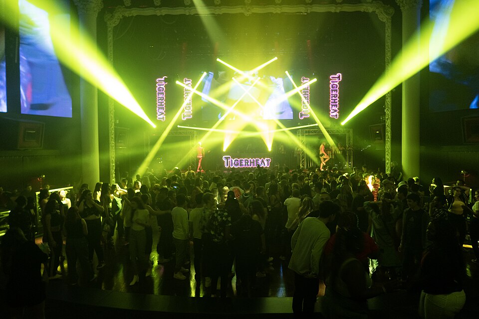 nightlife extra 1